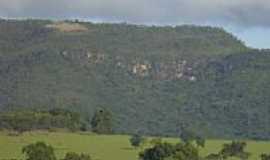 Guarda-Mor - Rampa de decolagem na Serra do Pilo-Foto:vcsouza [Panoramio]