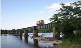 Serra do Navio - Serra do Navio-AP-Ponte que da acesso  cidade-Foto:viajeaqui.abril.com.br 