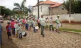 Ibertioga - ALUNOS LIRA ST ANT FAZENDO CARNAVAL , Por POR  MAESTRO ALENCAR. KACAI 