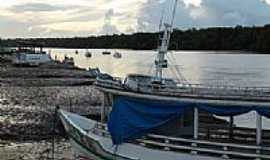 Sucuriju - Barcos na beira do rio em Sucuriju-AP-Foto:anderson batista