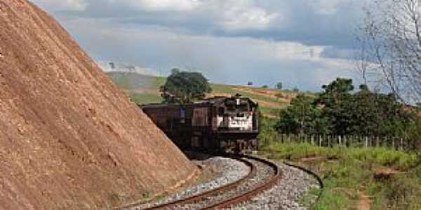 Iguatama-MG-Trem em Iguatama-Foto:iguatamaempolitica.