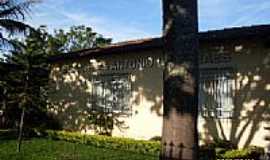 Inhama - Escola Messias Antnio Guimares em Inhama-MG-Foto:dedealmeida