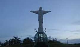 Ipiau - Rplica do Cristo Redentor em Ipiau-MG-Foto:Jairo J.