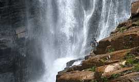 Ipoema - Rapel na Cachoeira Alta em Ipoema - por Jose Gustavo A.  Murta