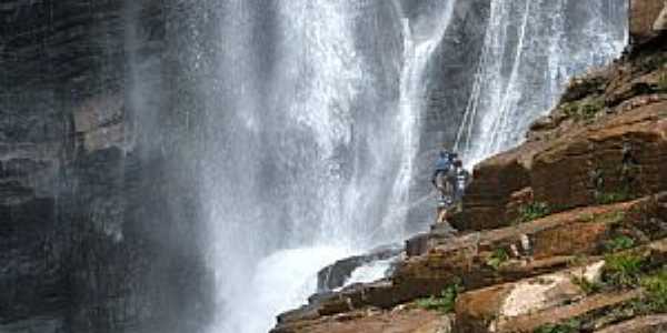 Rapel na Cachoeira Alta em Ipoema - por Jose Gustavo A.  Murta