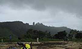 Itabirinha de Mantena - Atrs da Pedra-Foto:decio coutinho 