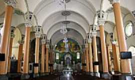 Itajub - Interior da Igreja Matriz de N.Sra.da Soledade em Itajub-Foto:Beatriz Barreto Tane