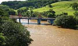 Ituiutaba - Ituiutaba - Antiga ponte sobre o Rio Tejuco - por Altemiro Olinto Cristo 