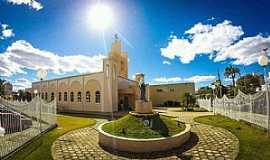 Joo Pinheiro - JOO PINHEIRO - MG
Regio Noroeste de Minas  
Maior Cidade em MG em Extenso Territorial
Igreja Matriz de Santana
Fotografia de Marcelo Arajo