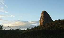 Ladainha - Ladainha-MG-Pedra da Ladainha-Foto:Scarparo