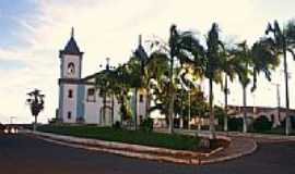 Lagoa Dourada - Igreja em Lagoa Dourada por Andr Luis Vieira