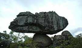 Lima Duarte - Pedra que Equilibra,reserva Fazenda do Cedro em Lima Duarte-MG-Foto:Marcio Lucinda