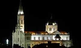 Luz - Vista noturna da Catedral de N.Sra.da Luz em Luz-MG-Foto:Altemiro Olinto Cris