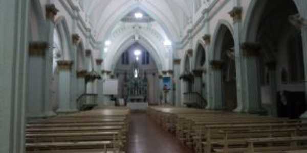 Interior da catedral de Luz,MG, Por Eliane de Ftima