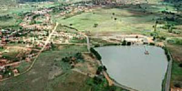 Vista area da Lagoa do Aconchego e a cidade de Mamonas-MG-Foto:caujorge