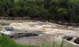 Mar de Espanha - Cachoeira da Bocaina
Foto Leonardo R. Chrudina