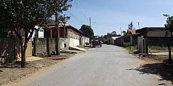 Marilndia-MG-Rua da cidade-Foto:Thymonthy Becker