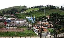 Marmelpolis - Marmelpolis-MG-Vista da Igreja com a serra ao fundo-Foto:Cesar Ribeiro Jr.