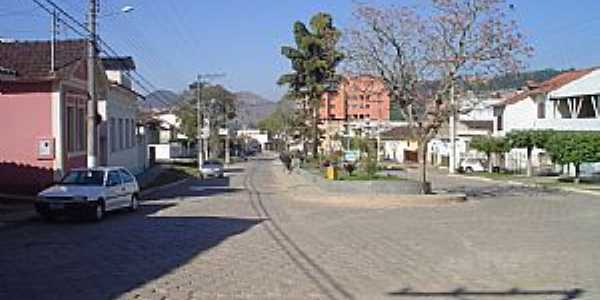 Praa Dr. Casteles em Mercs - MG - por Geraldo Galdino de Paula Junior 