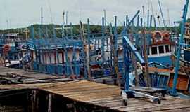 Alcobaa - Alcobaa-BA-Barcos para pesca de Lagosta-Foto:Milton Brigolini Neme