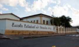 Monte Santo de Minas - Escola, Por Rogerio Martins