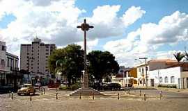 Muzambinho - Cruzeiro de pedra - Largo da matriz - Muzambinho 
