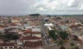 Muzambinho - Muzambinho-MG-Avenida Dr.Amrico Luz em dia de Carnaval-Foto:Cleusa Ely Santos Soares