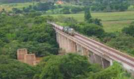 Naque - Ponte estrada Ferroviria Vitria minas, e rio Santo Antnio do mesmo na regio da foz no rio Doce aqui na cidade de Naque, MG, Brasil., Por andr augusto de  oliveira