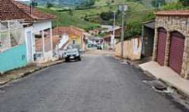 Natrcia - Natrcia-MG-Ladeira e as montanhas da regio-Foto:Glucio Almeida