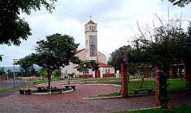 Nova Ponte - Nova Ponte-MG-Praa e Matriz de So Jos-Foto:www.citybrazil.com.br