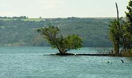 Nova Ponte - Nova Ponte-MG-Represa em Nova Ponte-Foto:rico Christmann