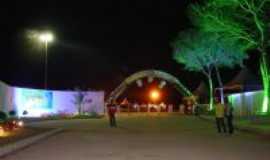 Novo Cruzeiro - Portal de Entrada Parque Eventos, Por LUIZ FIGUEIRO
