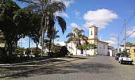 Passa Tempo - Praa e Igreja em Passa Tempo-Foto:fwelber