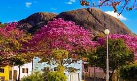 Pedra Azul - Pedra Azul - MG
Fotografia de Andra Lima 
