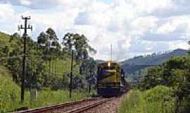 Pedra do Sino - Locomotiva KM 456-Foto:Pedro Rezende