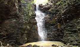 Pompu - Cachoeira Grota da Divisa em Pompu-Foto:BrunoPomp