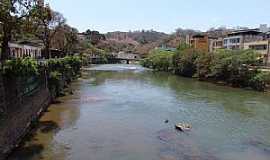 Ponte Nova - Ponte Nova-MG-Rio Pitangas e a cidade-Foto:GELASBRFOTOGRAFIAS 