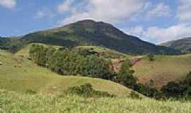 Pouso Alto - Trilha para o Pico do Rachado em Pouso Alto-Foto:Joseane Guimares