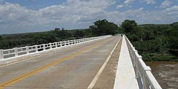 Presidente Juscelino-MG-Ponte sobre o Rio das Velhas-Foto:rocha-40