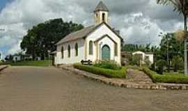 Queluzito - Igreja-Foto:montanha