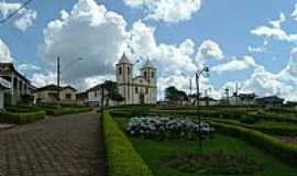 Queluzito - Queluzito-MG-Praa da Matriz-Foto:Rogrio Santos Perei