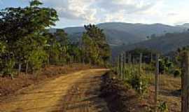 Resplendor - Estrada da Serra do Cascalho em Resplendor-MG-Foto:Tedd Santana