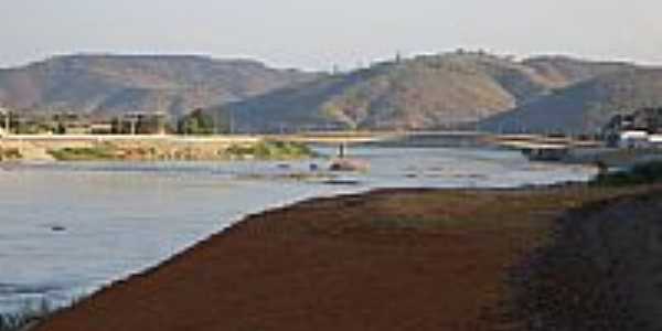 Vista da Ponte sobre o Rio Doce em Resplendor-MG-Foto:Tedd Santana