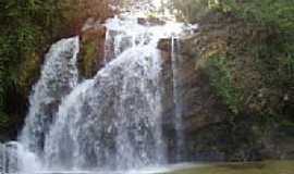 Rio Acima - Cachoeira -Canto das Aguas em Rio Acima por Waldenice Brando