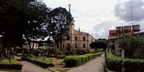 Praa e Igreja Matriz em Rio Pardo de Minas-Foto:Rmulo Henok