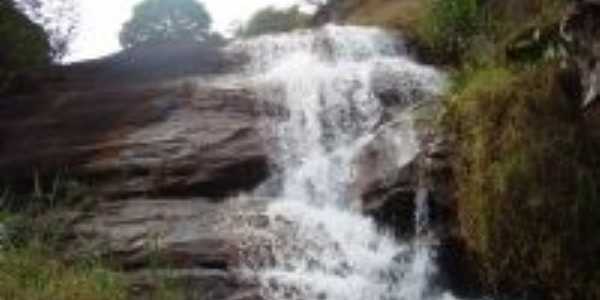 Cachoeira Azul (Bairro Estiva), Por Marcos