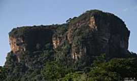 Santa Cruz do Escalvado - Pedra do Escalvado em Santa Cruz do Escalvado-MG-Foto:Geraldo Salomo