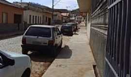 Santa Cruz do Escalvado - Rua central de Santa Cruz do Escalvado-MG-Foto:rafael sguizzato