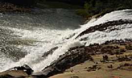 Santa Filomena - Cachoeira do Rio Manhuau-Foto:cristiano dos reis 