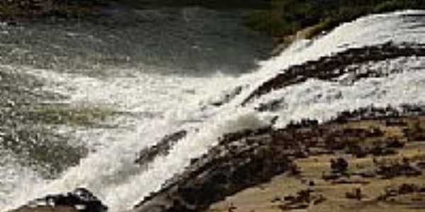 Cachoeira do Rio Manhuau-Foto:cristiano dos reis 